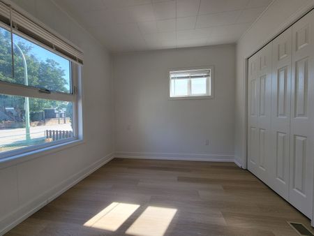 4 Bed Home close to Hospital - Photo 2