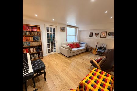 1 Bed Flat, St George's Terrace, BN2 - Photo 2