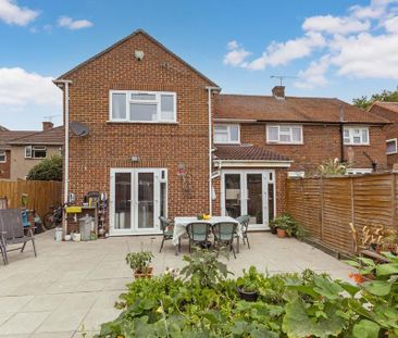4 bedroom semi-detached house to rent - Photo 1