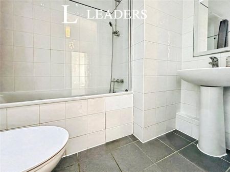 2 bedroom flat to rent - Photo 5