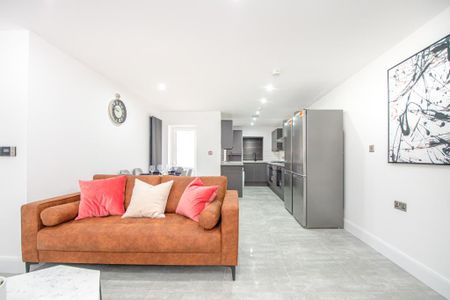 6 bedroom house to rent - Photo 2