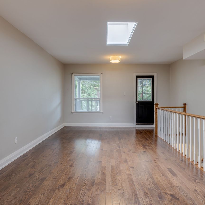 For Lease - 412 Wellesley Street Unit# Upper, Toronto, Ontario - Photo 1