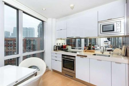 Ontario Tower, Fairmont Avenue, Canary Wharf, E14 - Photo 5