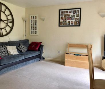 Newington Close - Photo 2