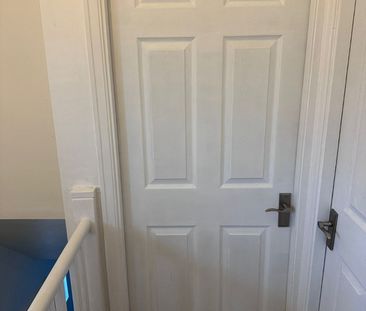 Room in a Shared House, Amberton Creaent, LS8 - Photo 1