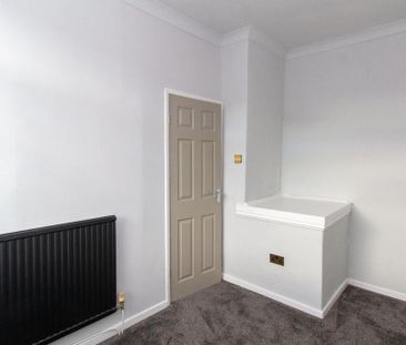 2 bedroom end of terrace house to rent - Photo 6