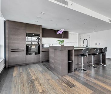 150X 620 CARDERO STREET, Vancouver, British Columbia - Photo 1