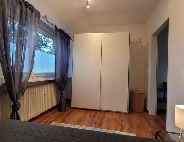 Möblierte Zwei Zimmer -Wohnung - Photo 1