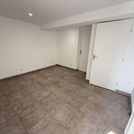 Location Appartement 2 pièces 26m² ST PAUL DE VARAX 01240 - Photo 3