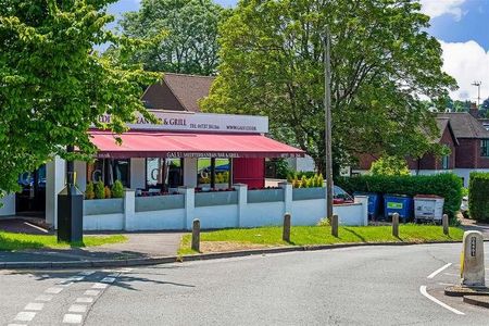 Eastgate, Banstead, SM7 - Photo 2