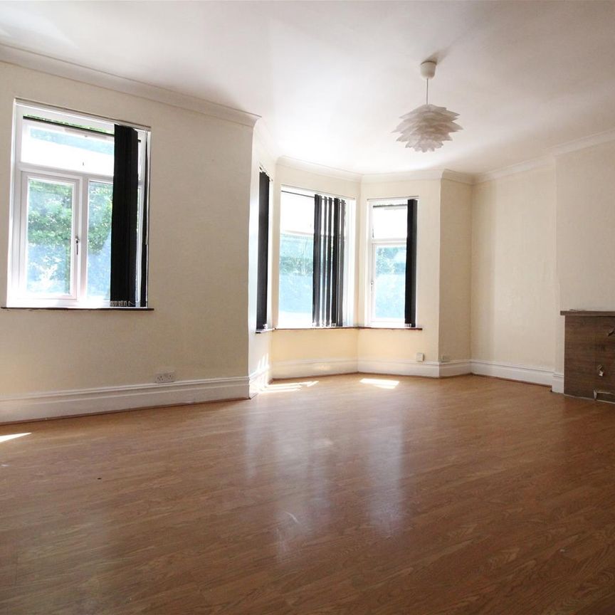 Villiers Road, Southall - Photo 1