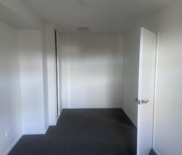 Great City location with carpark - Photo 1