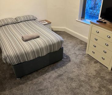 Room in a Shared House, Laird Street, CH41 - Photo 2