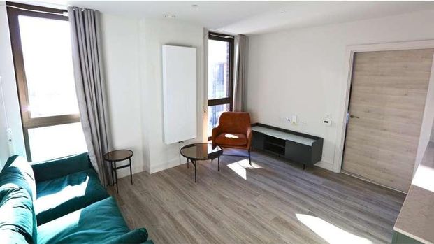 Block Hove Central, Boulevard Place, Hove, East Sussex, BN3 - Photo 1