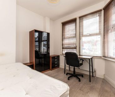 5 bedroom terraced house to rent - Photo 3