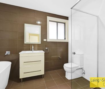 Modern Style 4 Bedroom family home! - Photo 5