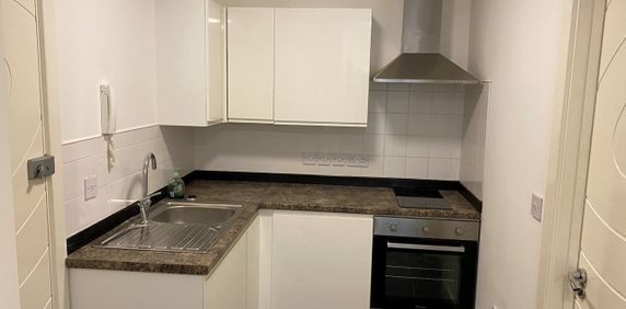 Room in a Shared Flat, Alexandra House, SO14 - Photo 2