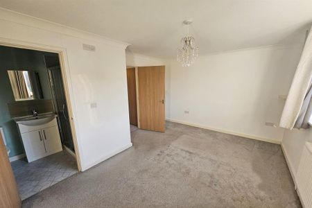 3 bedroom terraced house to rent - Photo 5