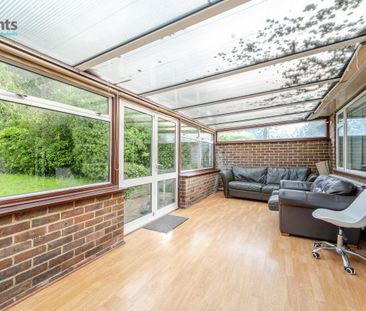 4 bedroom semi-detached bungalow to rent - Photo 1