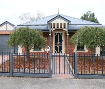 11 Leawood Glade, Craigieburn VIC 3064 - Photo 6