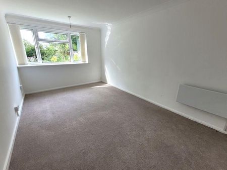 2 bedroom maisonette to rent - Photo 2