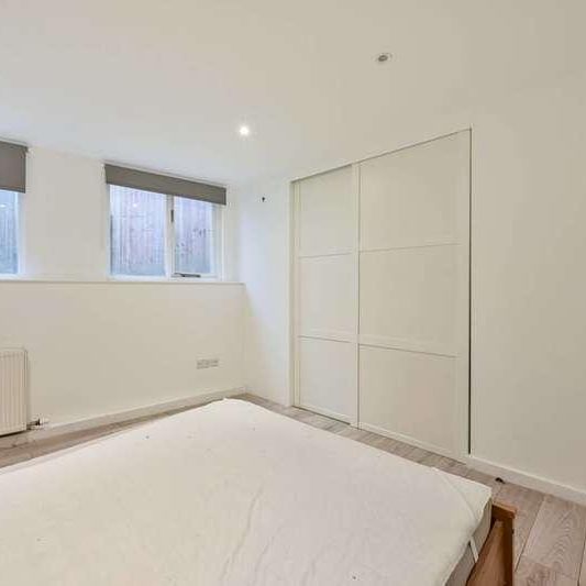 Heritage Place, Earlsfield, SW18 - Photo 1