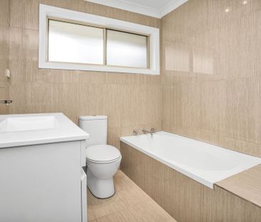 Stylish Modern Residence in a Prime Quakers Hill Location!! - Photo 4
