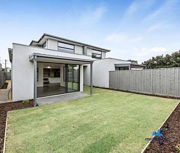 8A Valerie Street, BENTLEIGH EAST, VIC - Photo 1