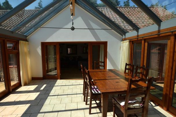 3 bedroom barn conversion to rent - Photo 1