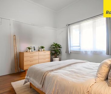 WELL PRESENTED THREE BEDROOM FAMILY HOME - Photo 2