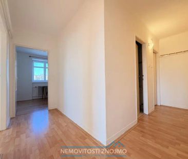Pronájem světlého bytu 2+1 s krásným výhledem pár kroků od centra Z... - Photo 6