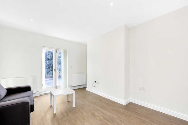 Price £415 pw - Available Now - Furnished - Photo 1