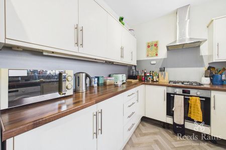 3 bedroom terraced house to rent - Photo 5