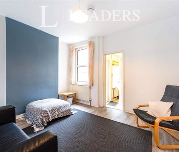 4 bedroom terraced house to rent - Photo 1