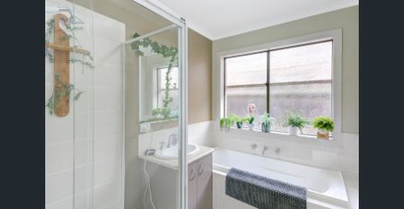 Warm Family Home - Photo 4