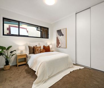 MODERN LOW-MAINTENANCE LIVING IN NAILSWORTH! - Photo 2