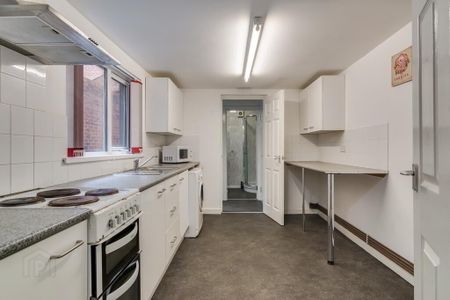 Flat 1, 45 Magdala Street, Belfast, BT7 1PU - Photo 3