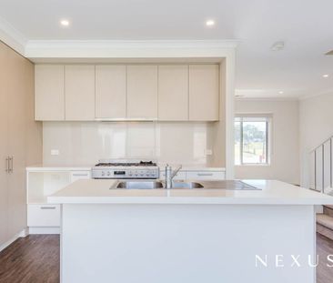 Exclusive 2 storey townhouse - Photo 4