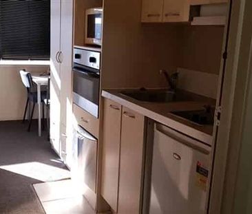CITY CENTRE - 1 Bedroom Furnished Apartment - Photo 4