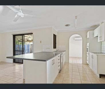 Charming Three Bedroom Home - Photo 3