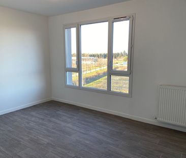Location Appartement 4 pièces 83m² - Photo 2
