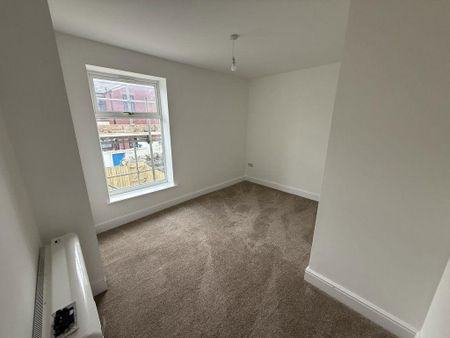 2 bedroom terraced house to rent - Photo 2