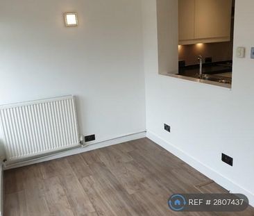3 bedroom terraced house to rent - Photo 6