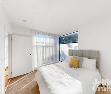 Contemporary Two Bedroom Apartment with Balcony in Prime Camberwell... - Photo 3