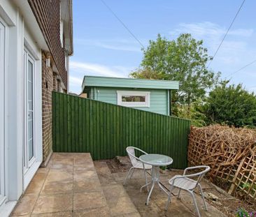 Generous Mid Terrace Family Home, 3 bed to let in Frome - Photo 6