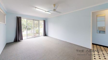 Well-Presented Unit Offering Comfort and Walkability - Photo 3