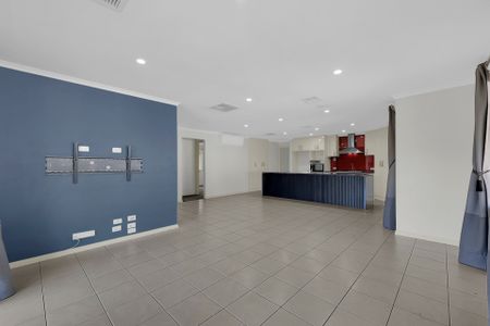 Spacious Family Home in Prime Walkley Heights Location - Photo 4