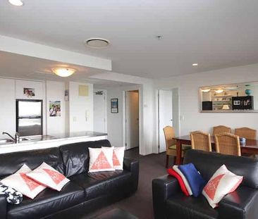 SPARKLING HARBOUR VIEWS - AUCKLAND VIADUCT - Photo 2