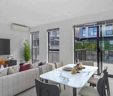 THREE LEVEL HOME IN STONEFIELDS - Photo 3