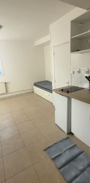 Location Appartement 1 pièce 21m² CALAIS 62100 - Photo 1